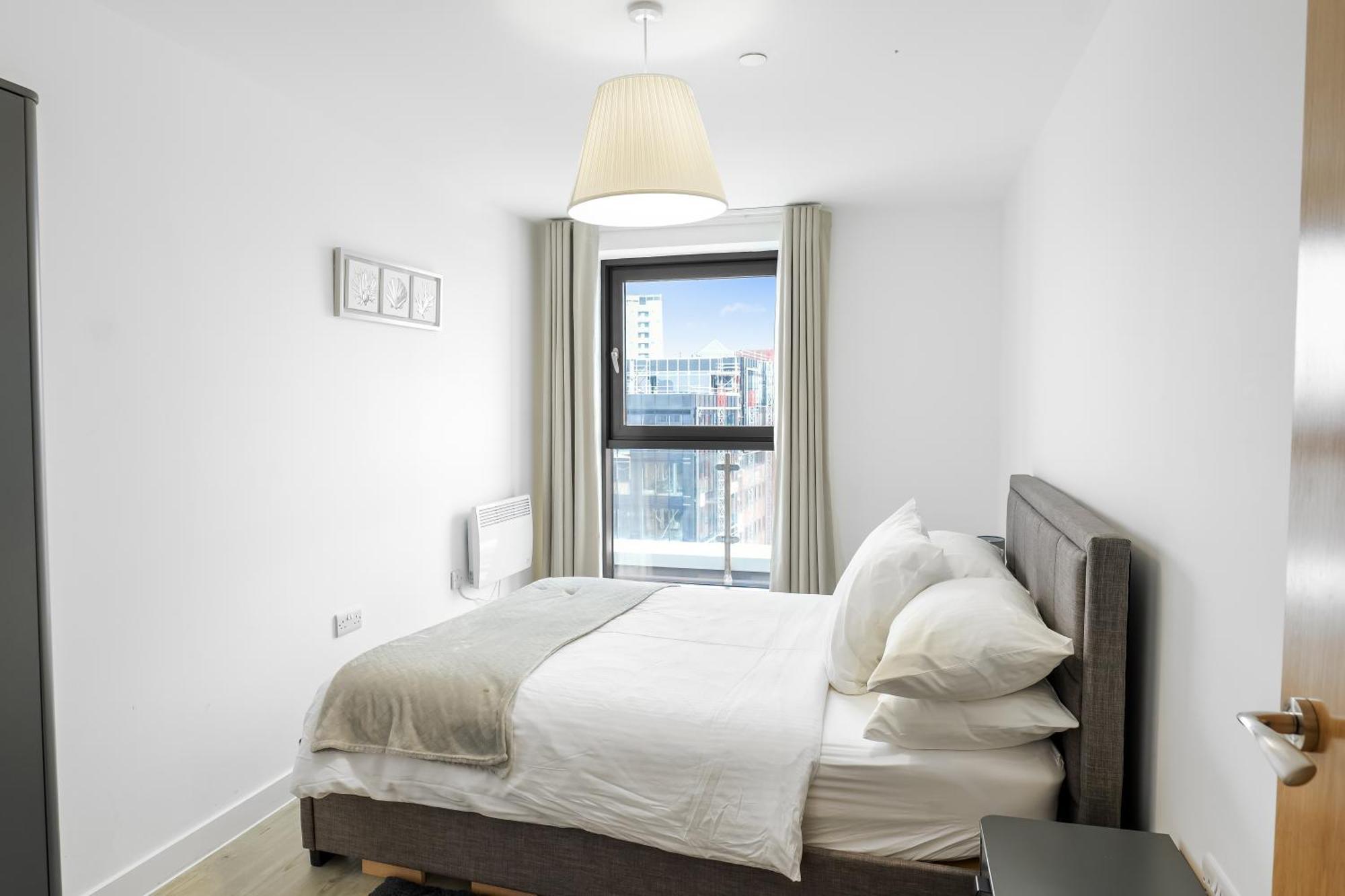 High Rise 2 Bedroom & 2 Bath Apartment With Parking, Balcony & Amazing View Manchester Exterior photo