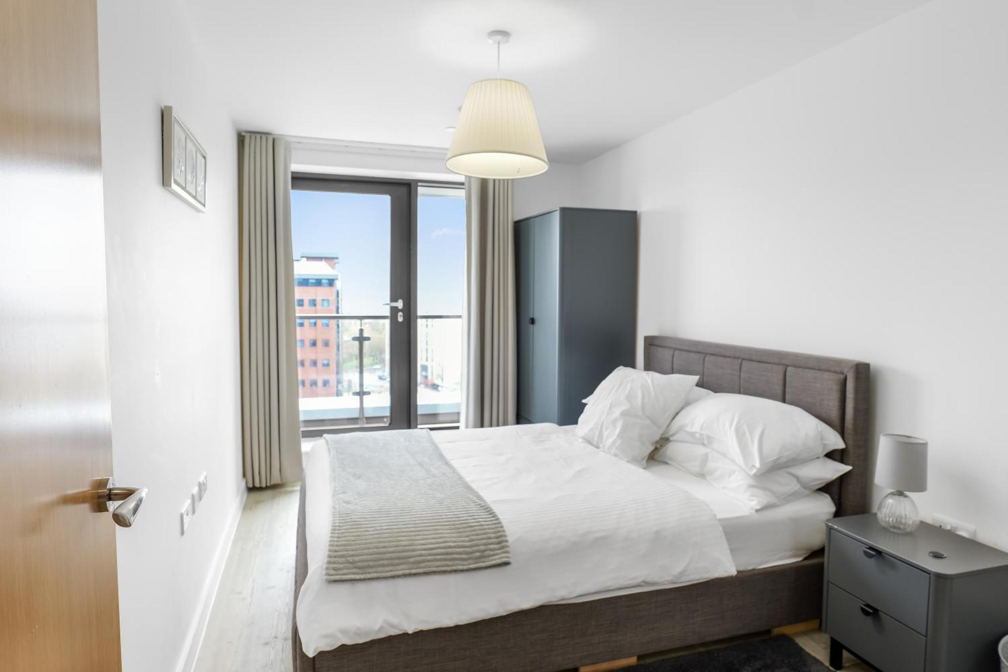 High Rise 2 Bedroom & 2 Bath Apartment With Parking, Balcony & Amazing View Manchester Exterior photo